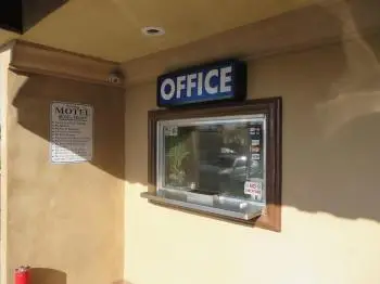 New Bay Motel 5